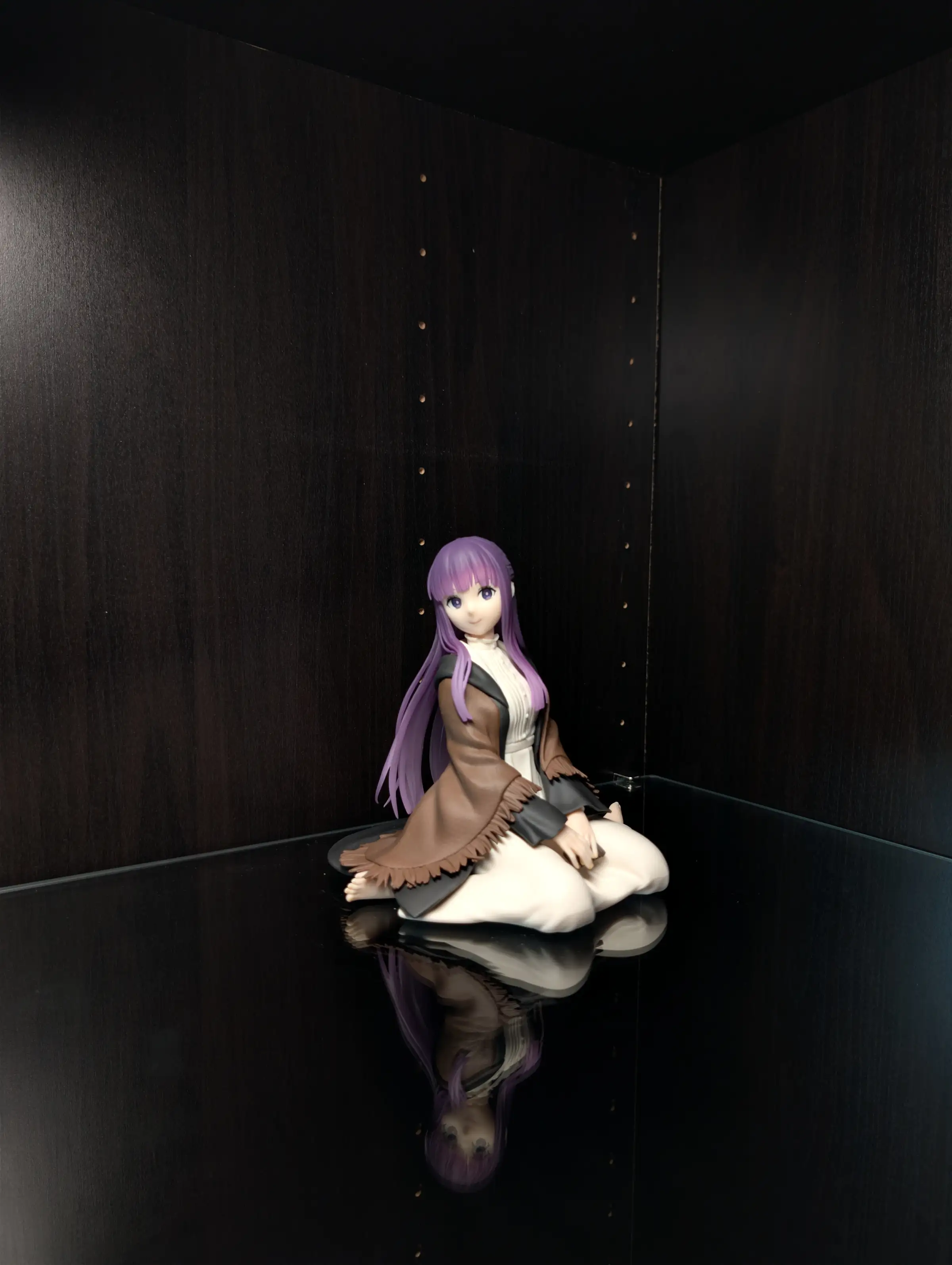 Image of figure Comfy Book Fern