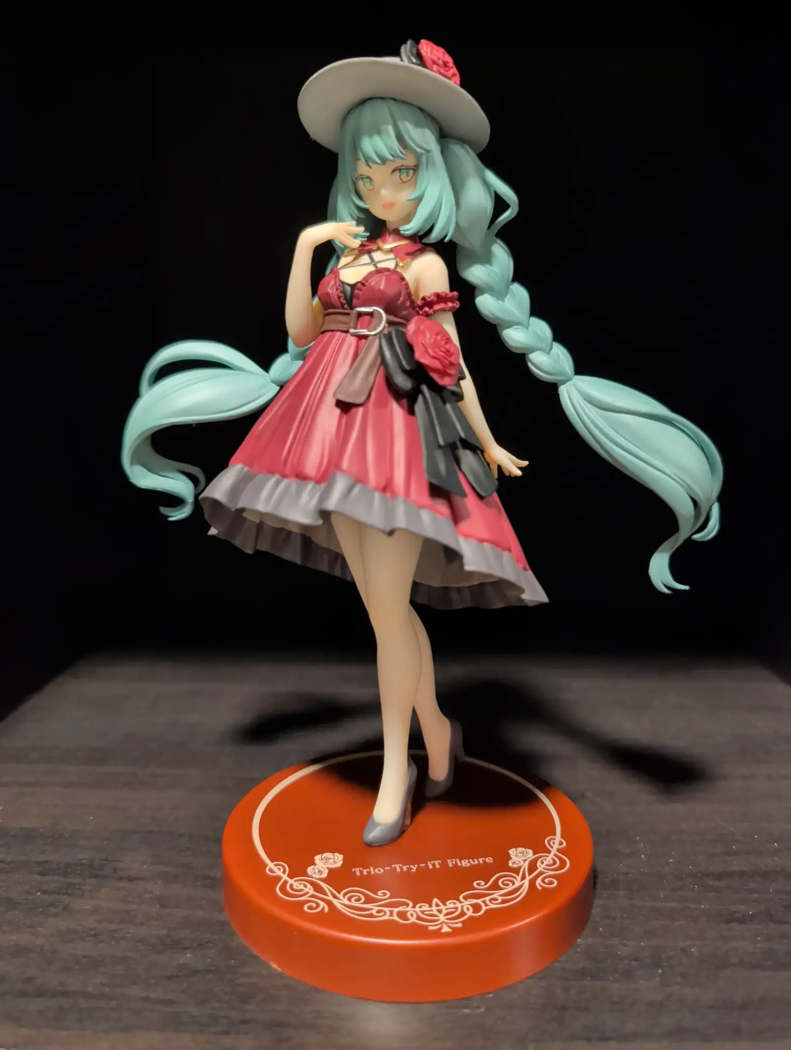 Image of figure Fancy Outing Dress Miku