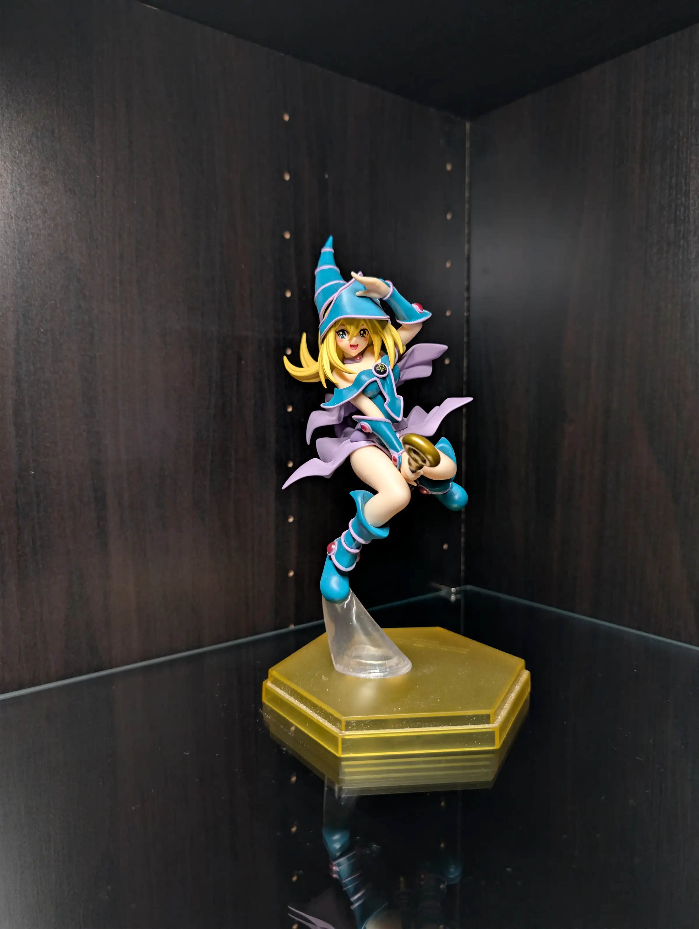 Image of figure Dark Magician Girl