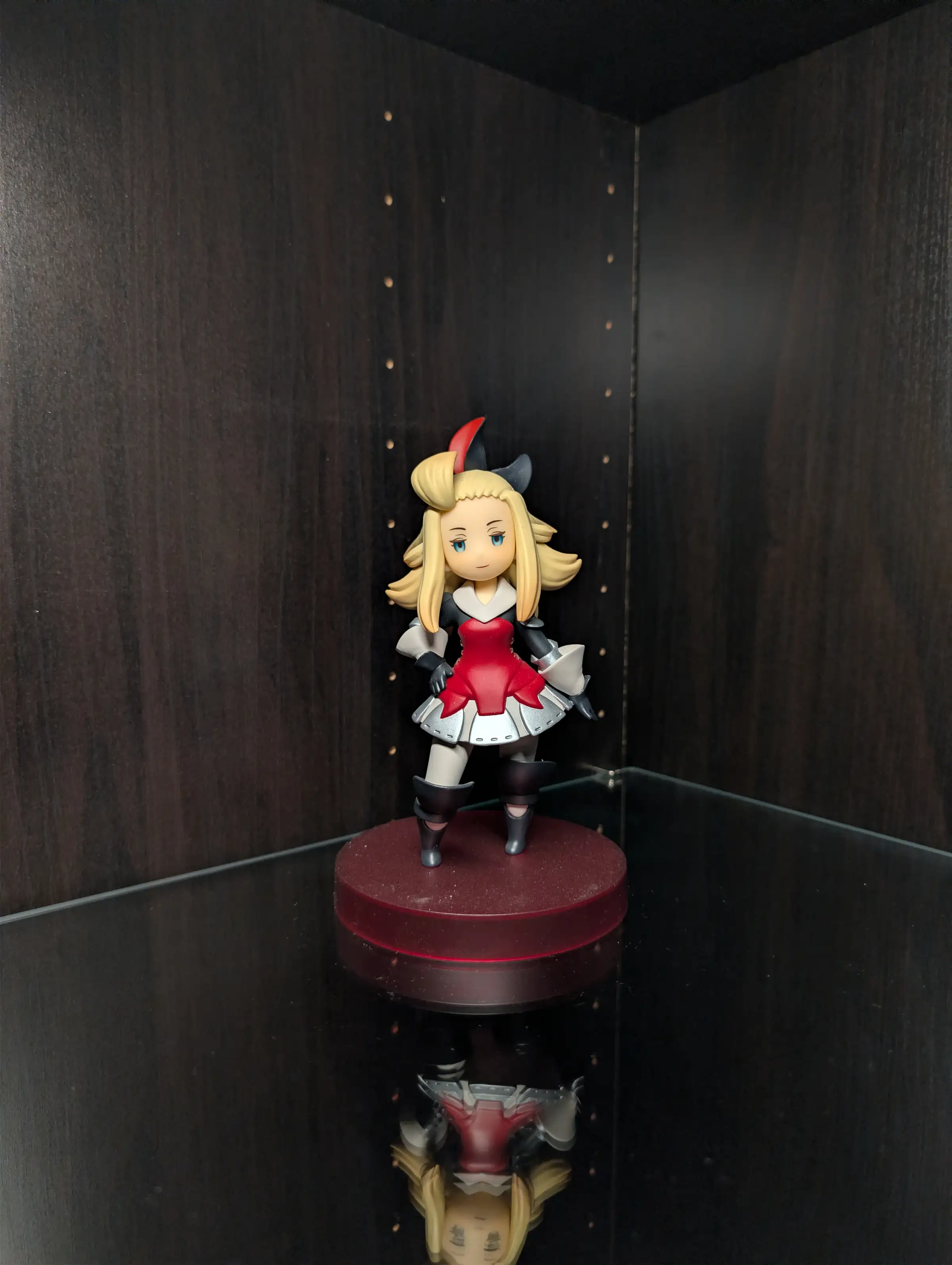 Image of figure Edea Lea
