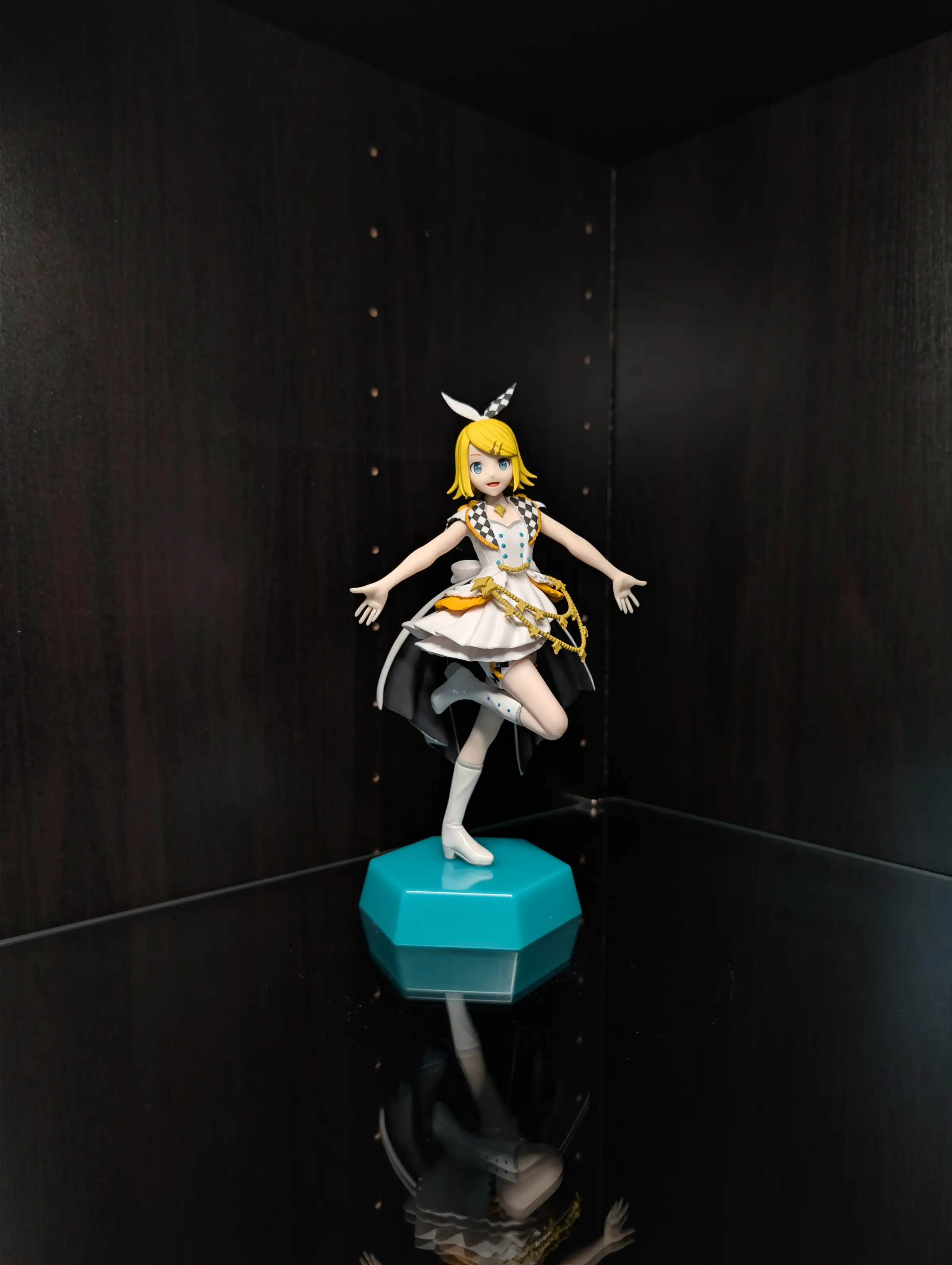 Image of figure Project Sekai Idol Rin