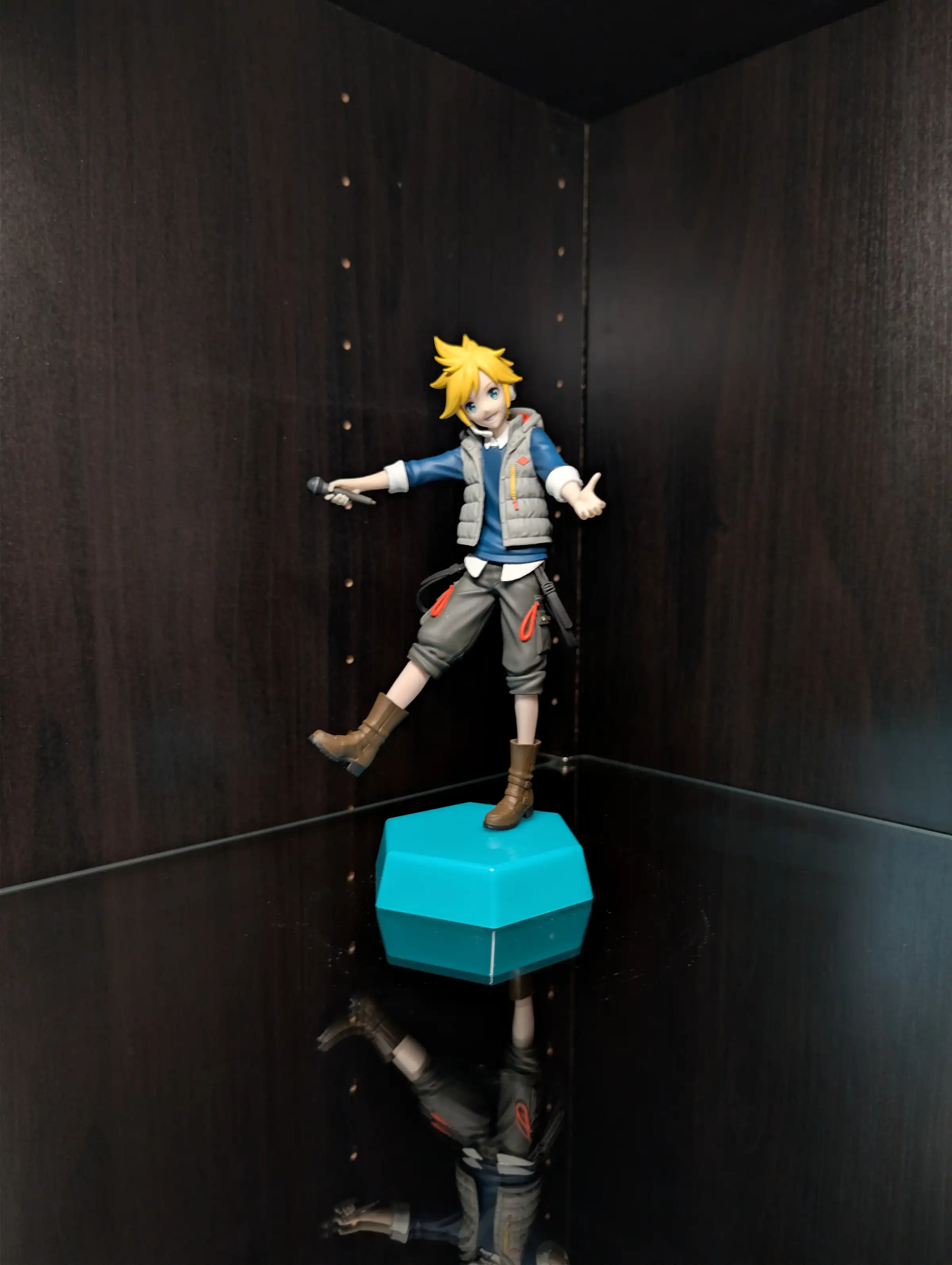 Image of figure Project Sekai Street Clothes Len