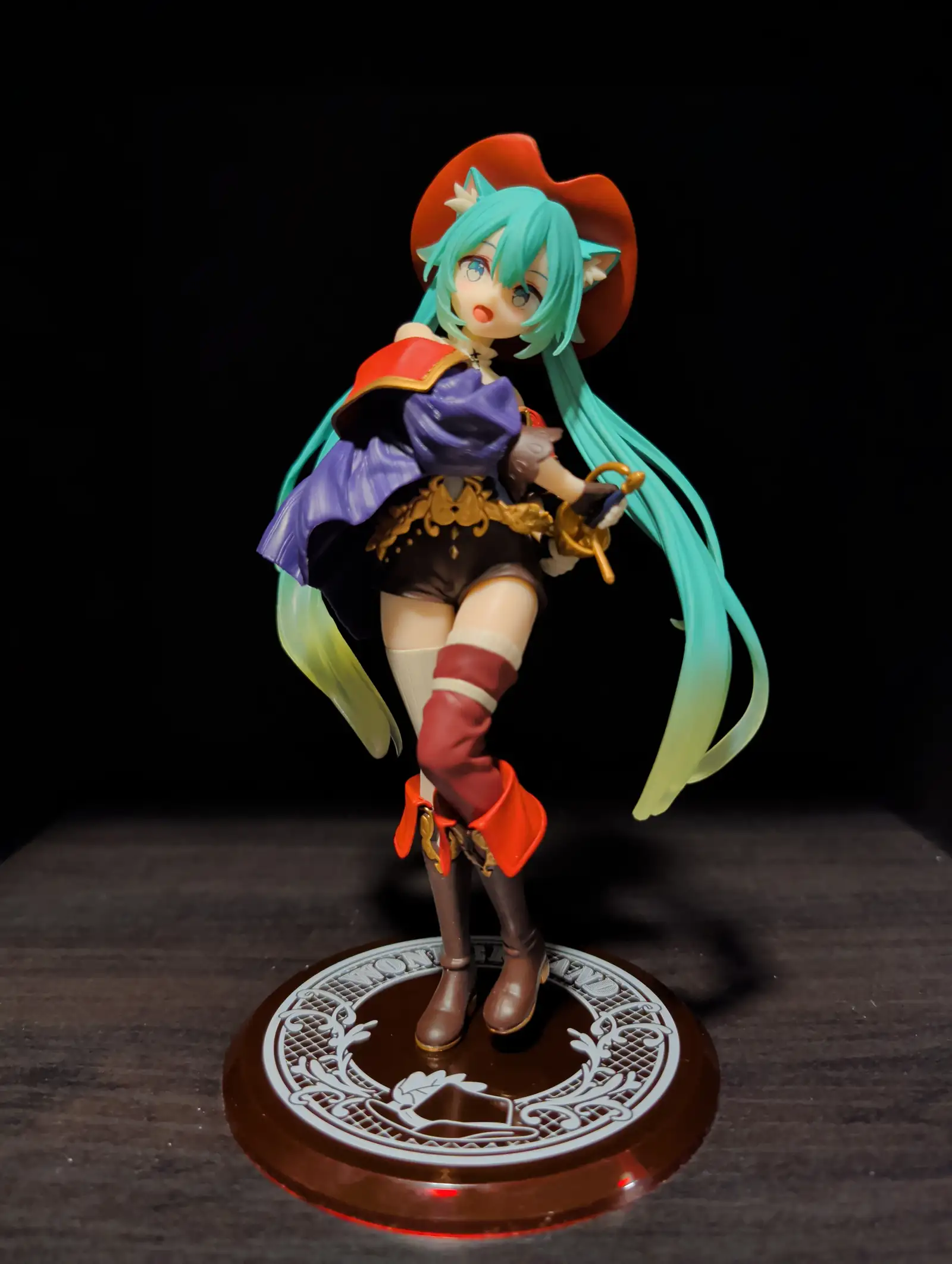 Image of figure Puss in Boots Miku