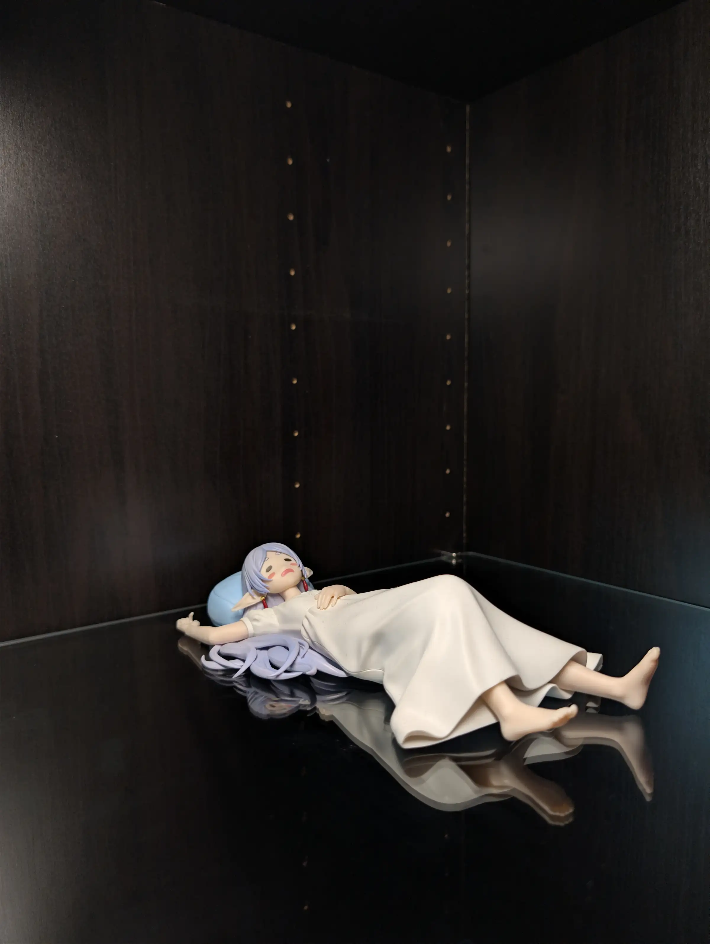 Image of figure Silly Sleepy Frieren
