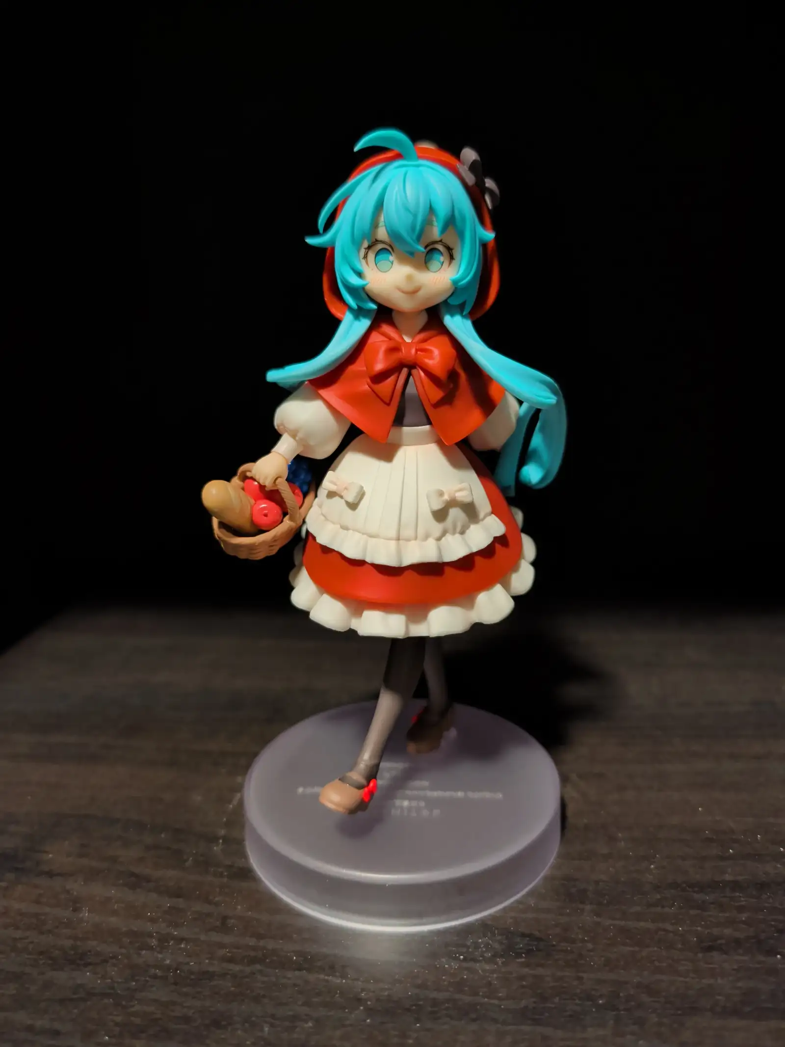 Image of figure Small Red Riding Hood Miku